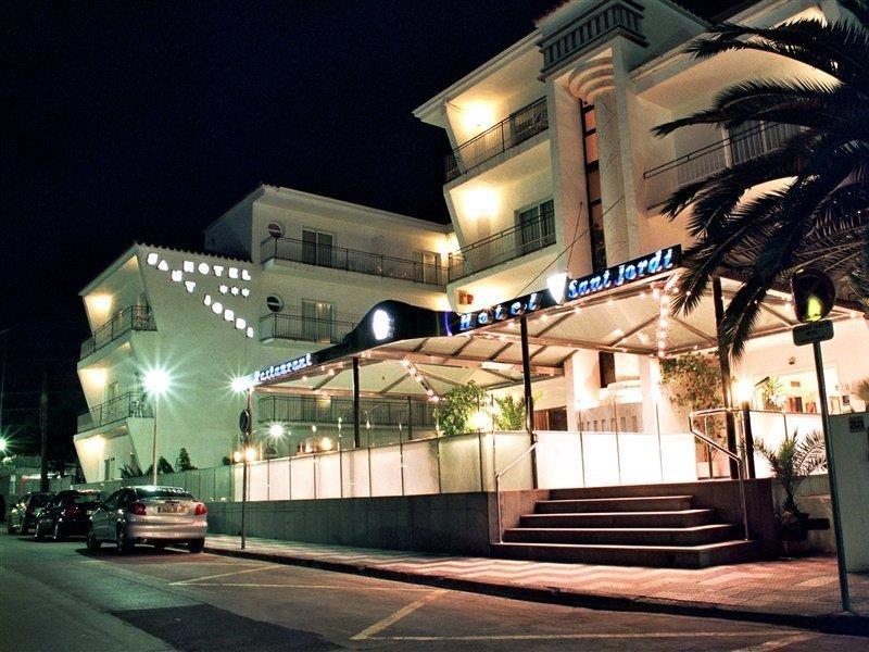 Sant Jordi Boutique Hotel Calella Eksteriør bilde The hotel at night