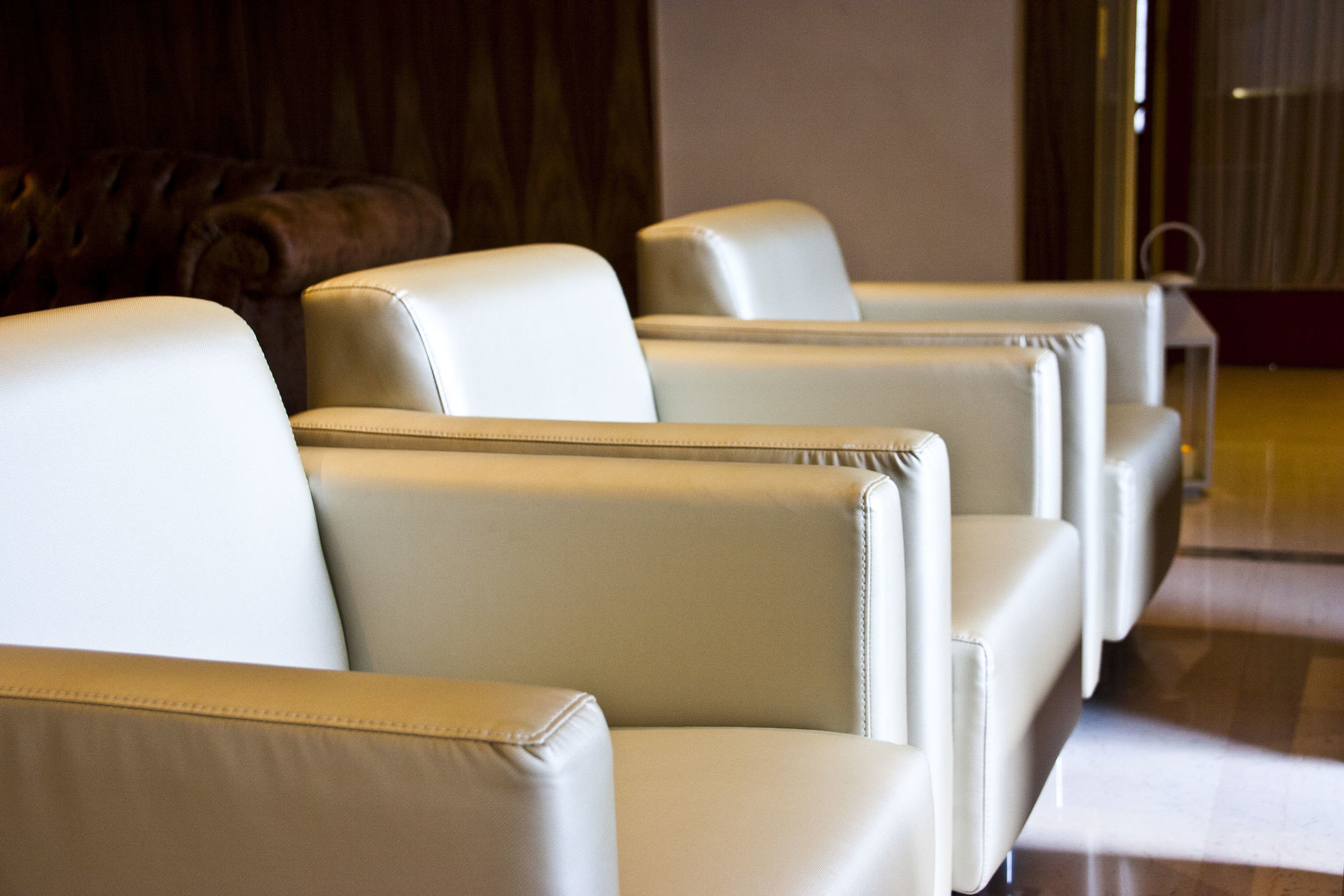 Sant Jordi Boutique Hotel Calella Eksteriør bilde Leather furniture